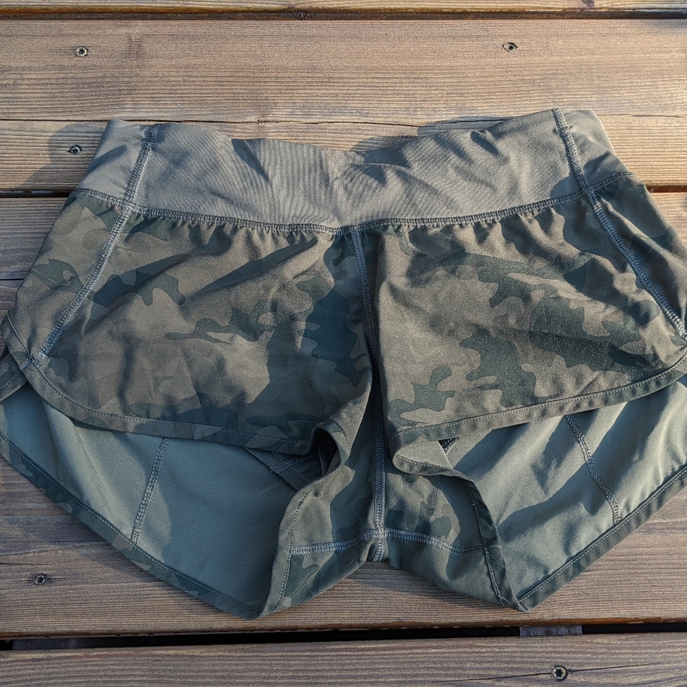 Lululemon Speed Short, size 4, color: army green camo